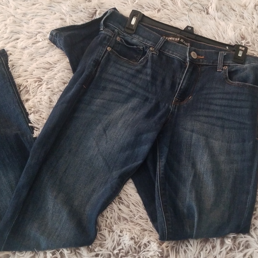 Express mid rise barely boot Jeans